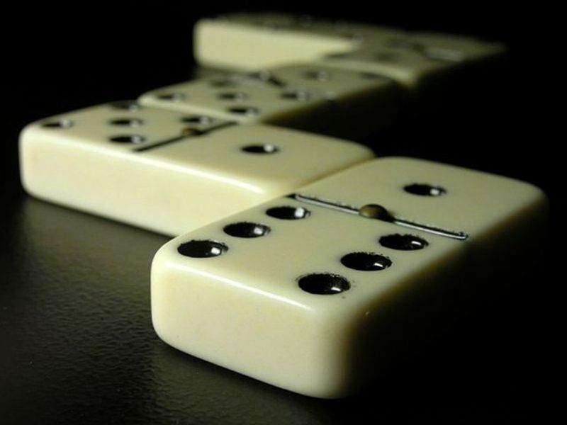 Lượt đi của quân cờ Domino